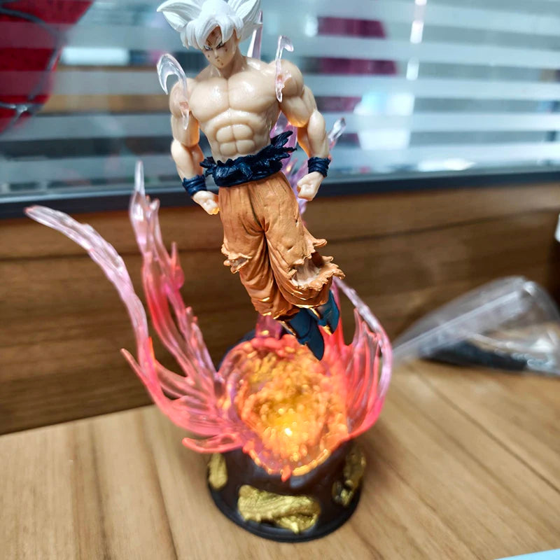 Figurine Goku Ultra Instinct 25cm